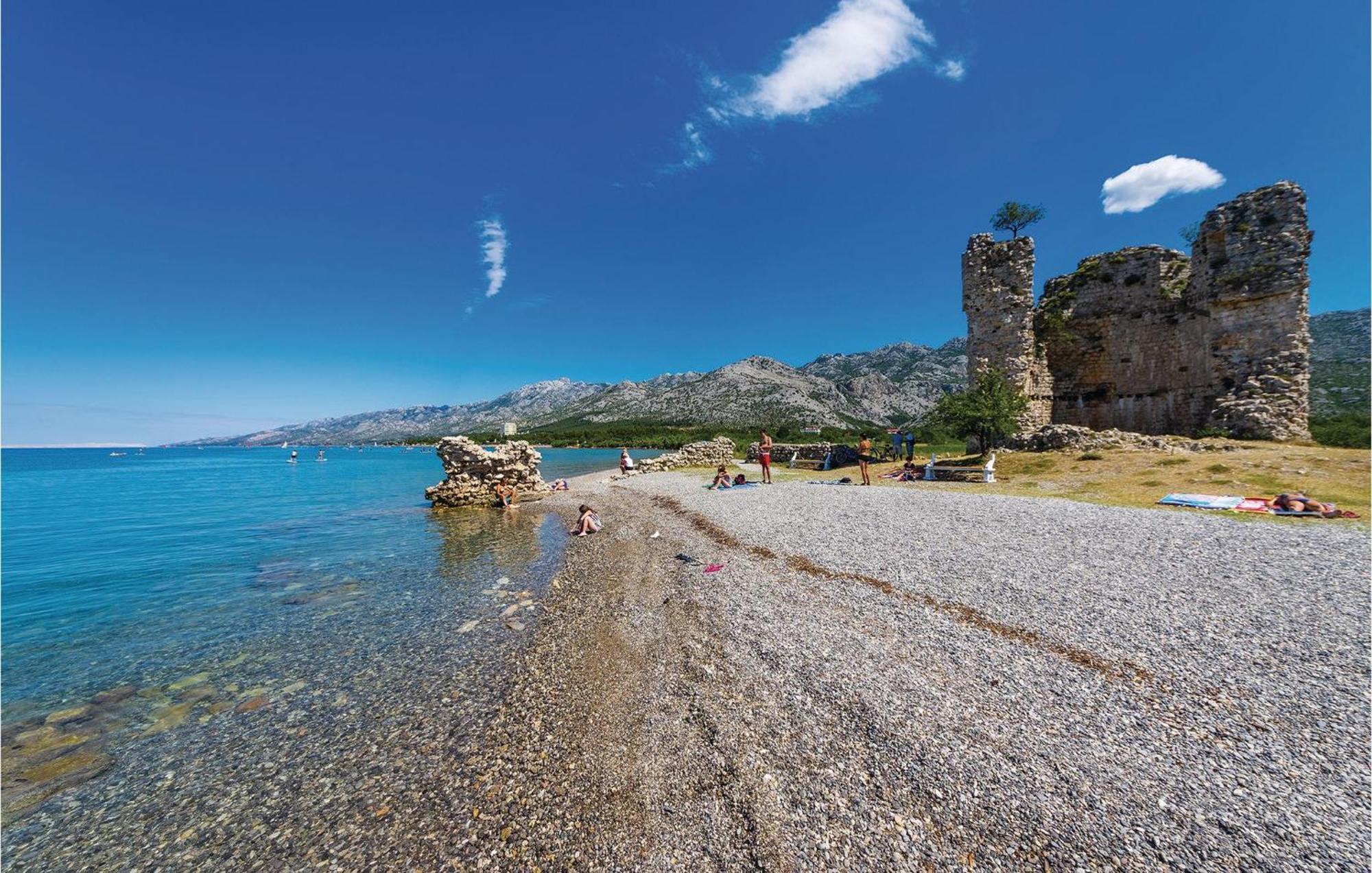 2 Bedroom Lovely Apartment In Starigrad Paklenica Exteriör bild